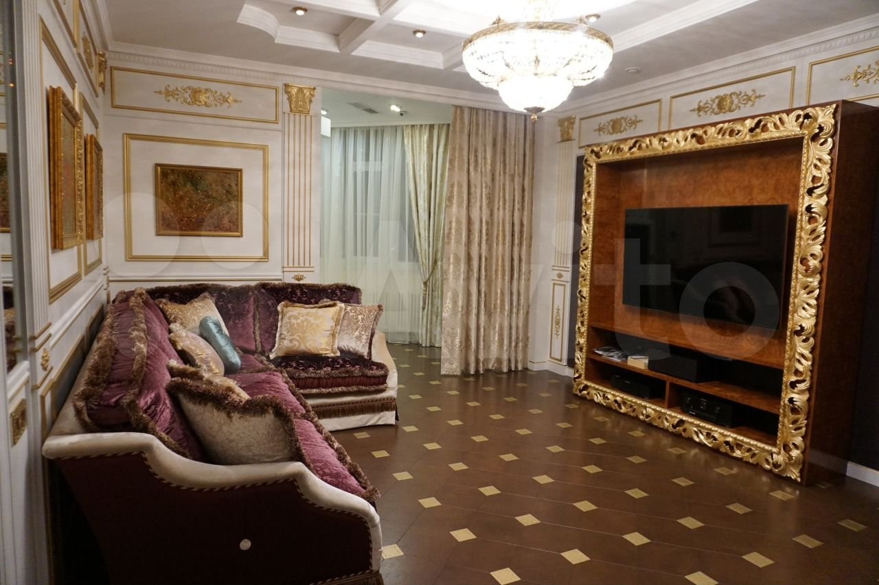 Квартира 5 миллионов рублей. Интерьеры очень дорого богато. Самая богатая и дорогая мебель в гостиную. Богатые квартиры в Москве. Квартиры богатых людей в Москве.